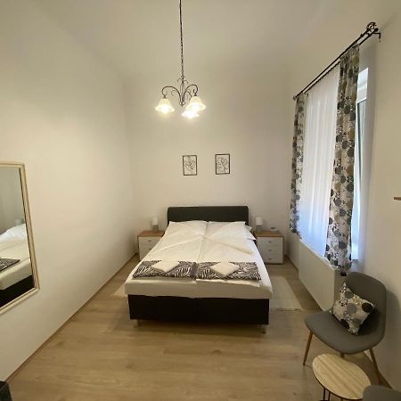 RÁD-VÁR Apartmanház Eger Kültér fotó