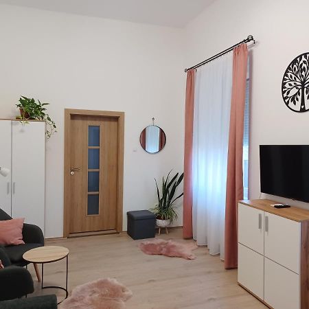 RÁD-VÁR Apartmanház Eger Kültér fotó