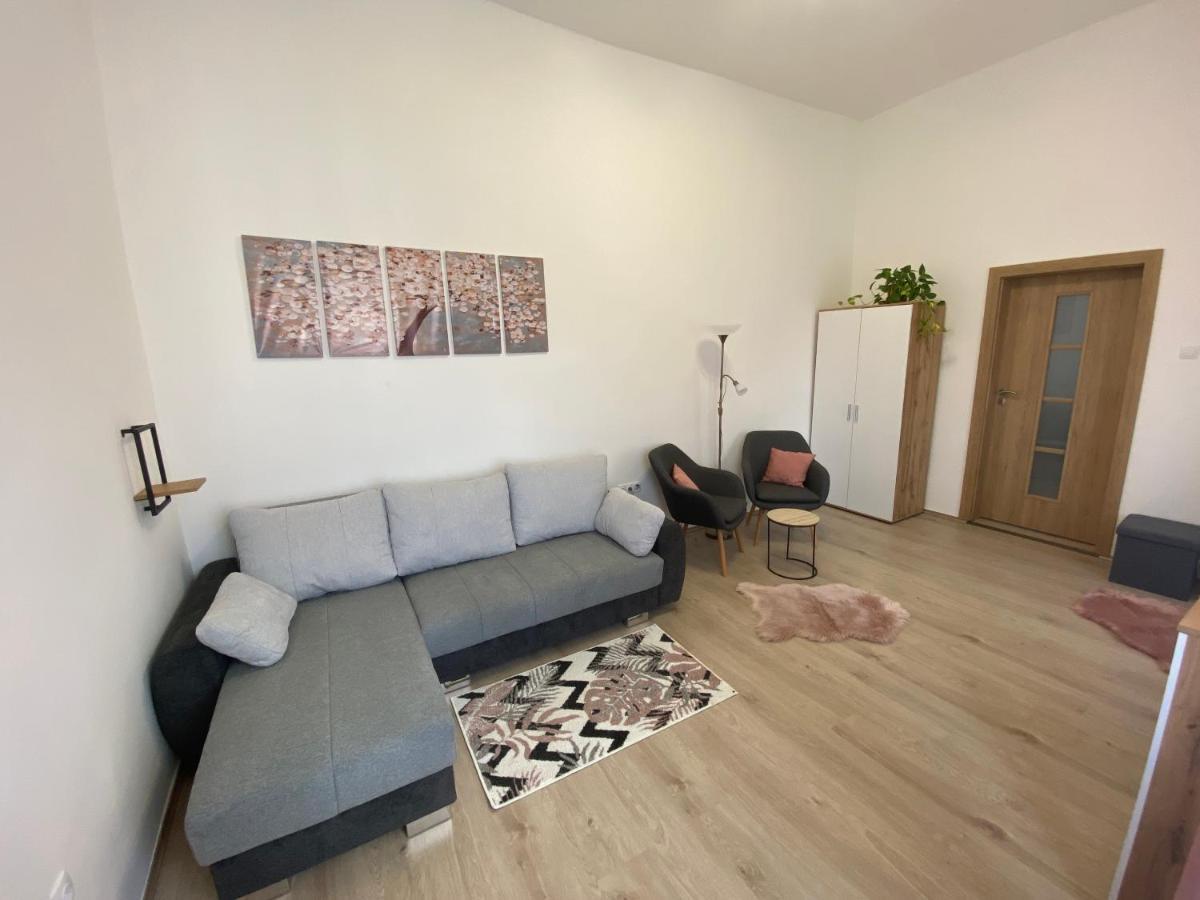 RÁD-VÁR Apartmanház Eger Kültér fotó