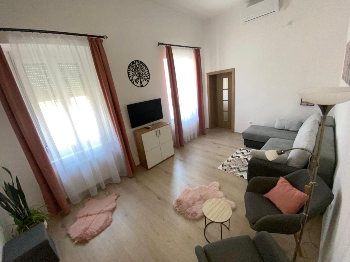 RÁD-VÁR Apartmanház Eger Kültér fotó