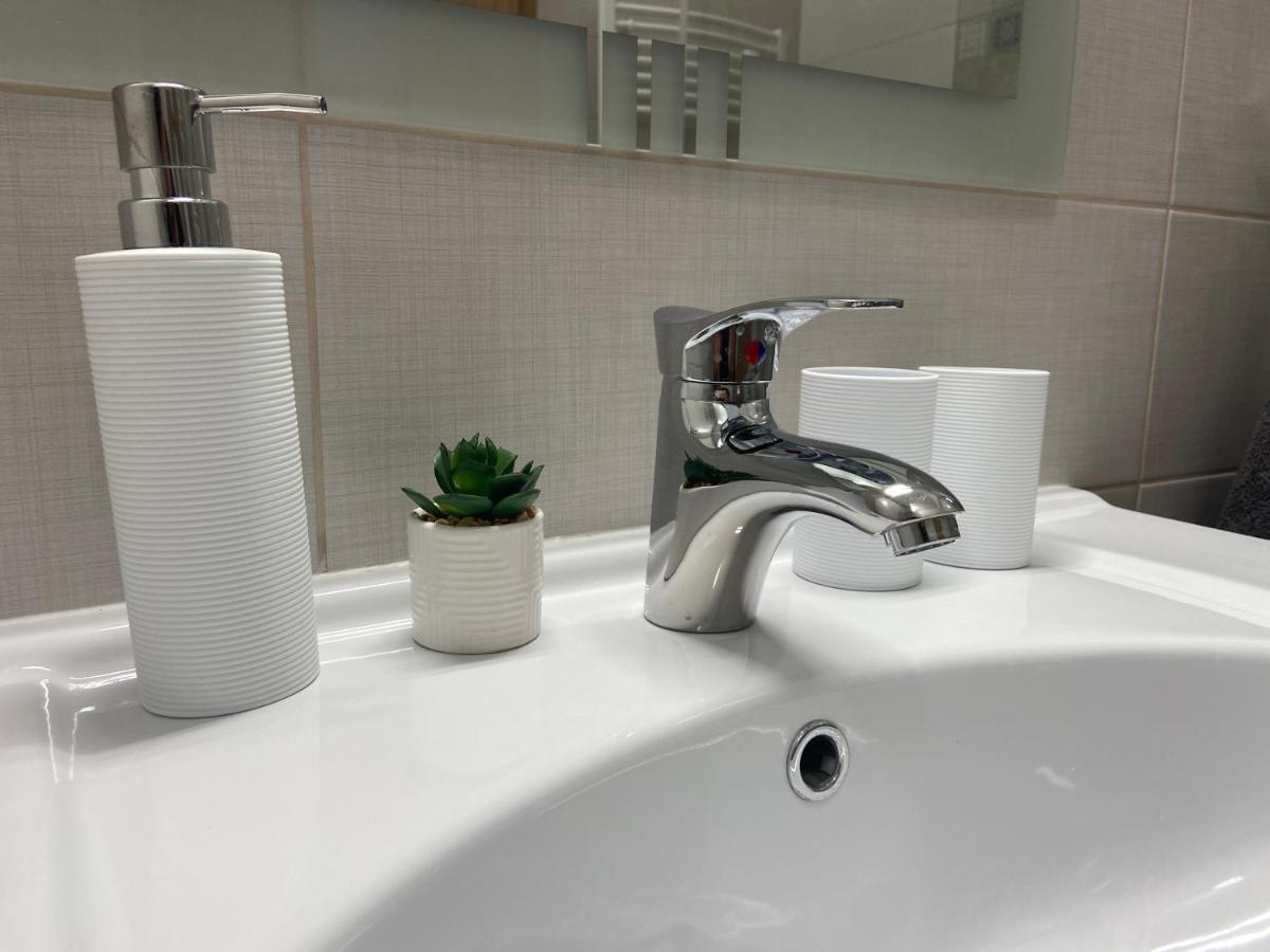 RÁD-VÁR Apartmanház Eger Kültér fotó