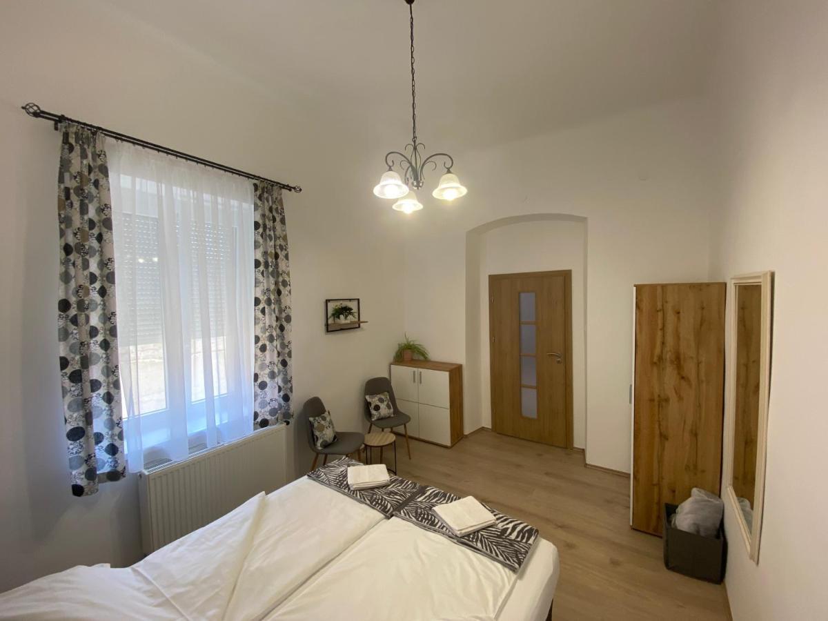 RÁD-VÁR Apartmanház Eger Kültér fotó