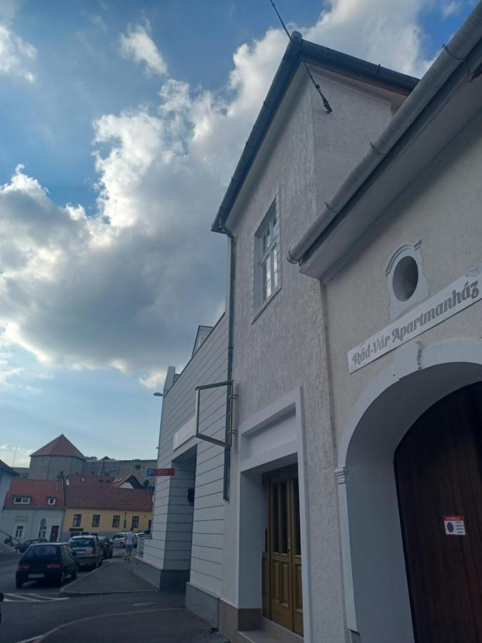 RÁD-VÁR Apartmanház Eger Kültér fotó