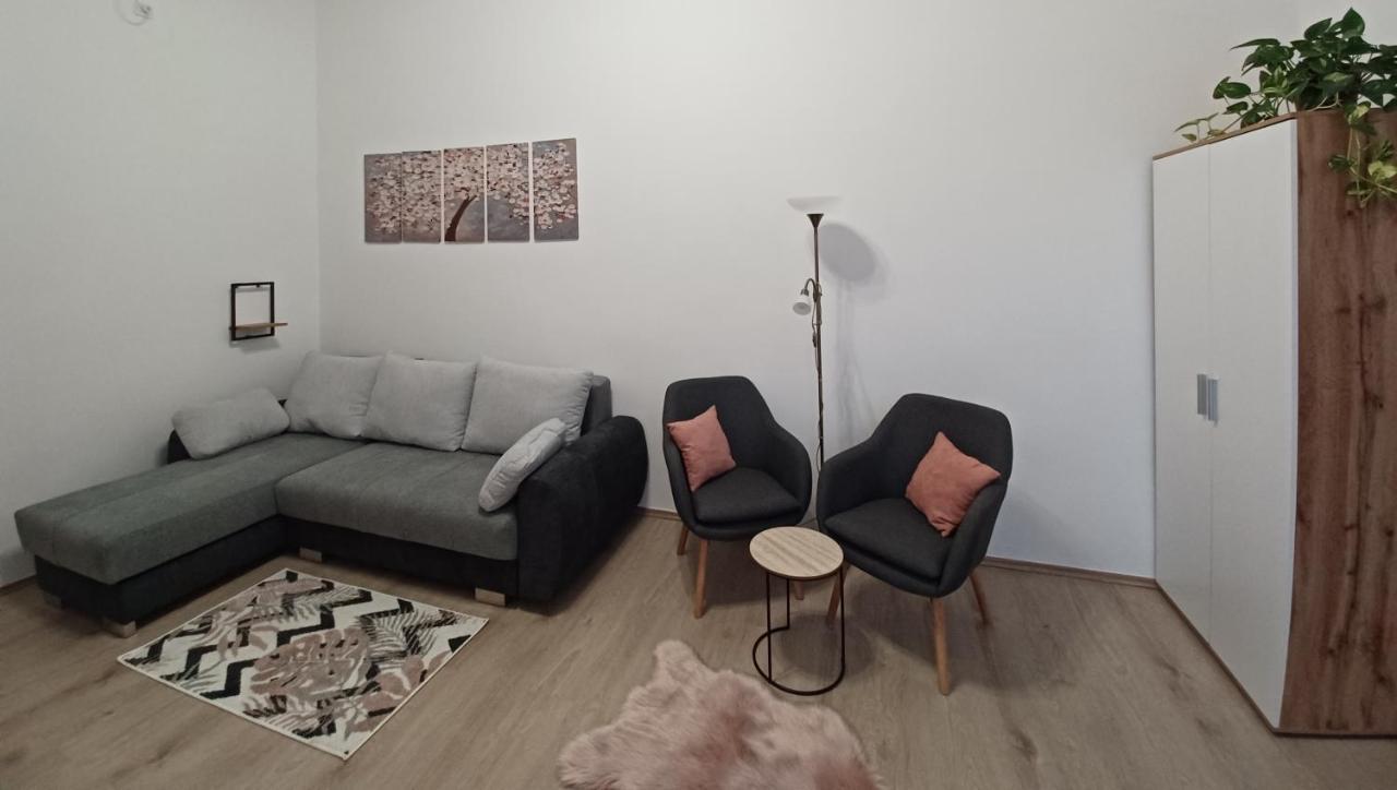 RÁD-VÁR Apartmanház Eger Kültér fotó