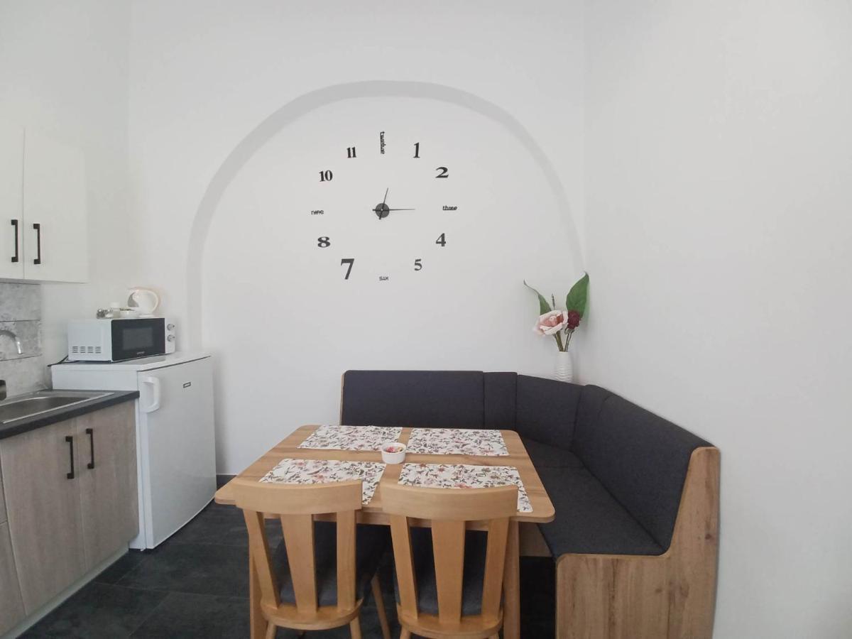 RÁD-VÁR Apartmanház Eger Kültér fotó