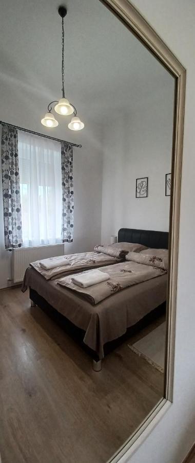 RÁD-VÁR Apartmanház Eger Kültér fotó